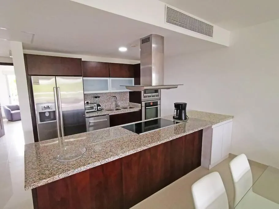 Condo En Mareazul Playa Del Carmen 0*,