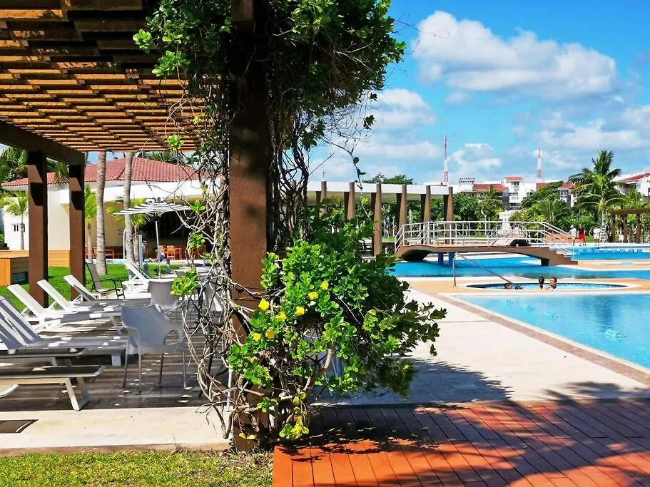 Condo En Mareazul Playa Del Carmen Lägenhet